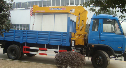 臨汾8噸隨車吊廠家直銷 專業(yè)設備，高效運輸解決方案